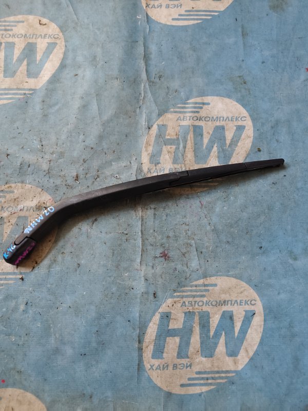 Дворник пятой двери Toyota Prius NHW20 1NZFXE (б/у)