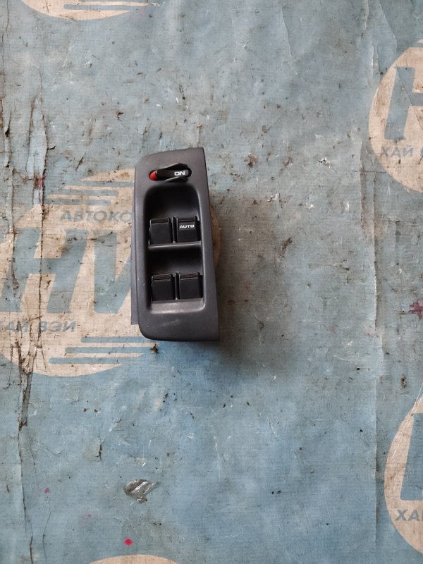 Блок упр. стеклоподъемниками Honda Capa GA4 D15B передний правый (б/у)