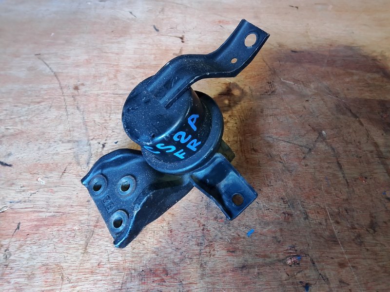 Подушка двс Mitsubishi Lancer Cedia CS2A 4G15 правая (б/у)