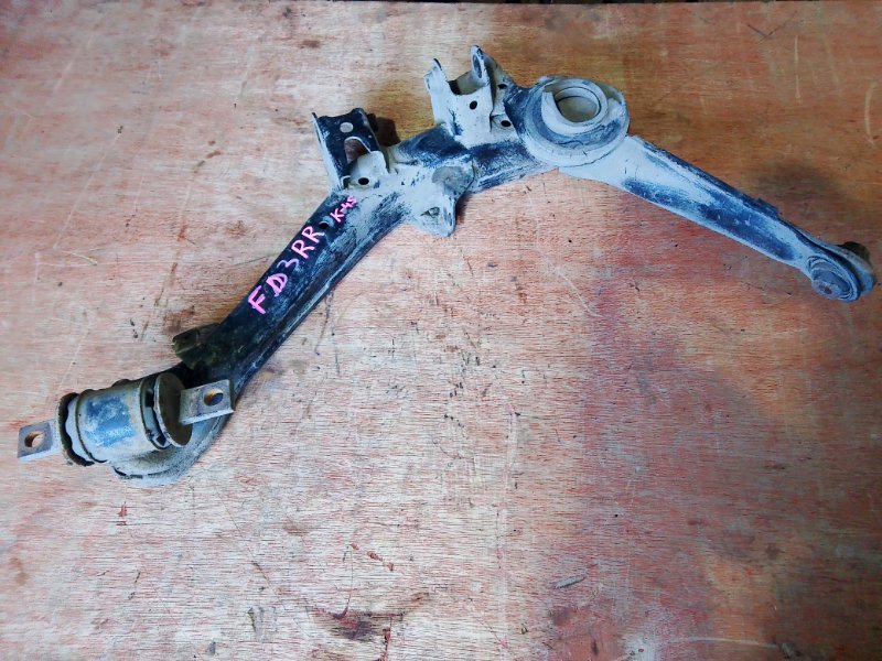 Рычаг Honda Civic FD3 LDA задний правый (б/у)