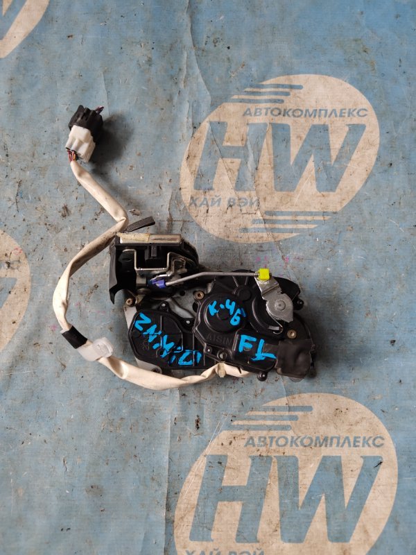 Замок двери Toyota Isis ZNM10 1ZZ передний левый (б/у)