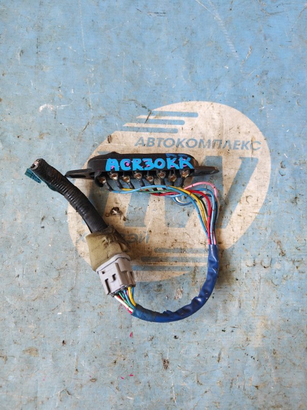 Доводчик двери Toyota Estima ACR30 2AZFE задний правый (б/у)