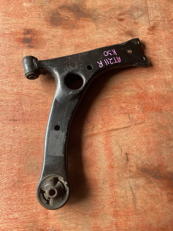 Рычаг Toyota Carina AT211 7AFE передний правый (б/у)