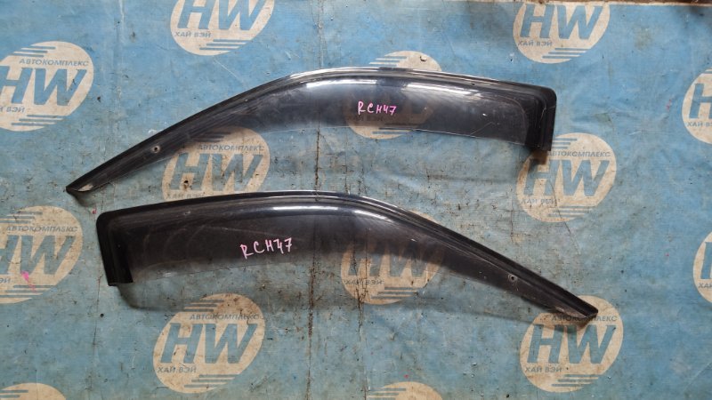 Ветровик Toyota Hiace Regius RCH47 3RZFE передний (б/у)
