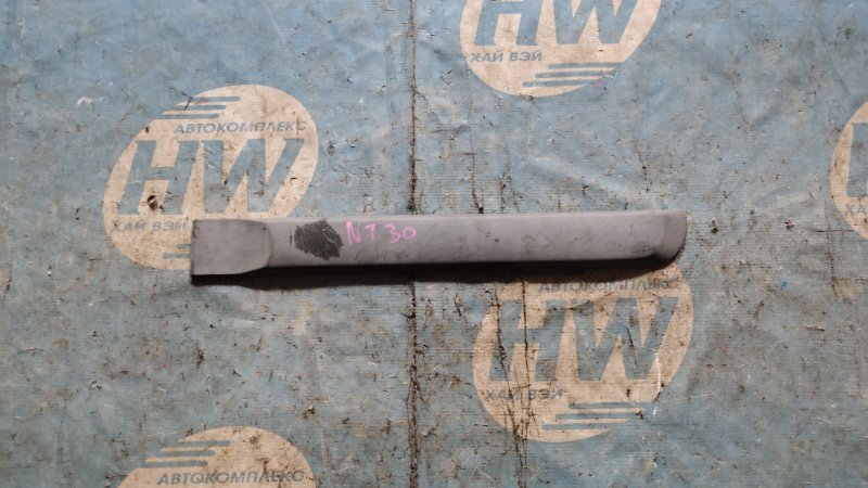 Молдинг на дверь Nissan X-Trail NT30 QR20 задний левый (б/у)