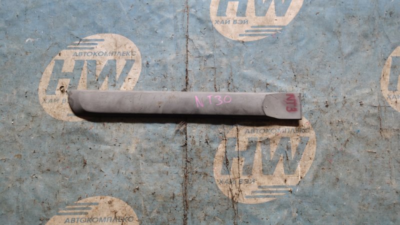 Молдинг на дверь Nissan X-Trail NT30 QR20 задний правый (б/у)