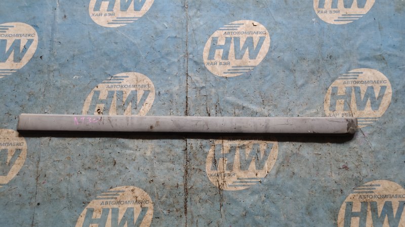 Молдинг на дверь Nissan X-Trail NT30 QR20 передний правый (б/у)