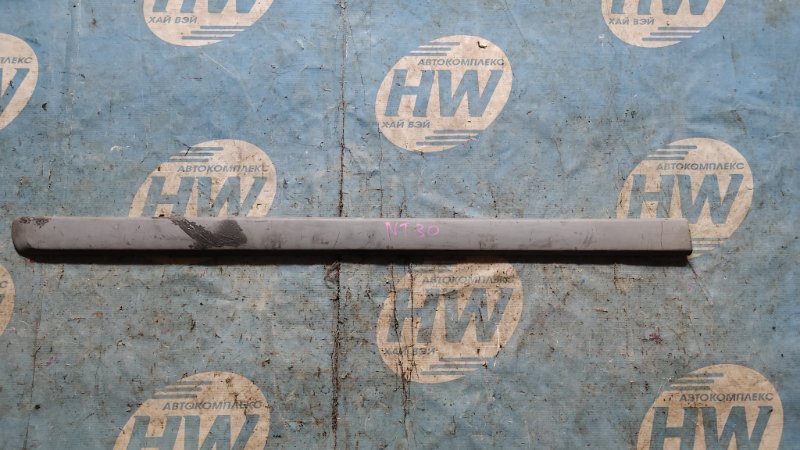 Молдинг на дверь Nissan X-Trail NT30 QR20 передний левый (б/у)