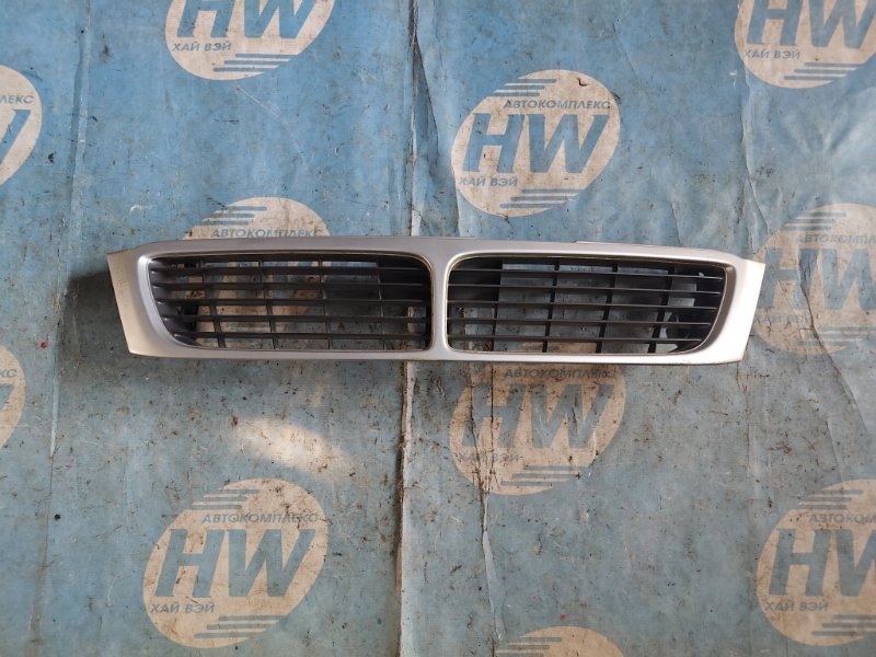 Решетка Nissan Bluebird EU14 SR18 (б/у)