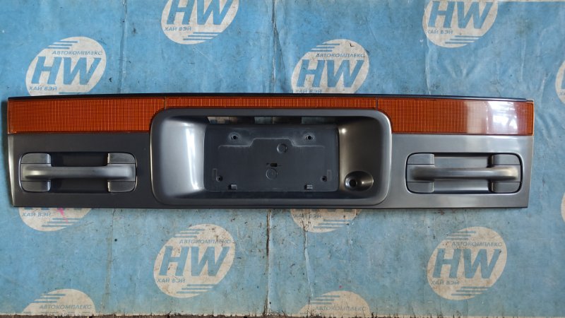 Накладка 5-й двери Mazda Bongo Friendee SGL5 WLT 1996 (б/у)