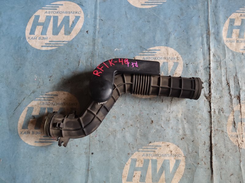 Патрубок воздушного фильтра Honda Stepwgn RF1 B20B (б/у)