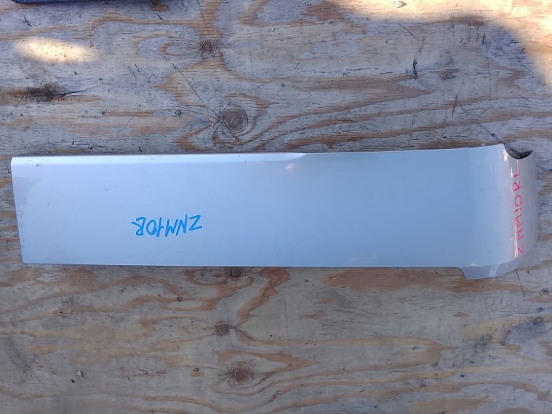 Накладка на крыло Toyota Isis ZNM10 1ZZ задняя левая (б/у)