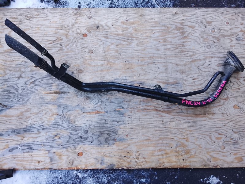 Горловина топливного бака Nissan Serena PNC24 SR20 (б/у)