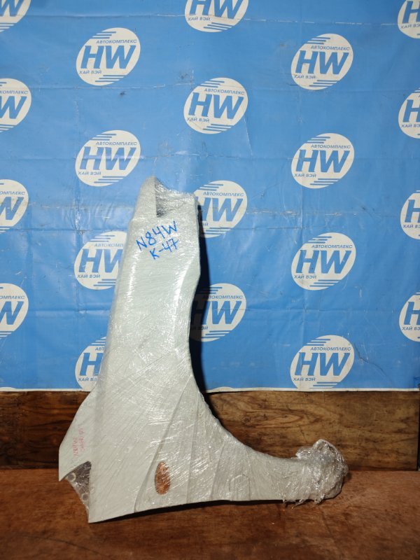 Крыло Mitsubishi Chariot Grandis N84W 4G64 переднее правое (б/у)