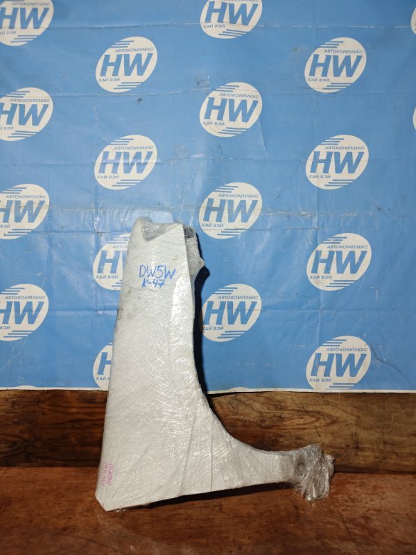 Крыло Mazda Demio DW5W B5 переднее правое (б/у)