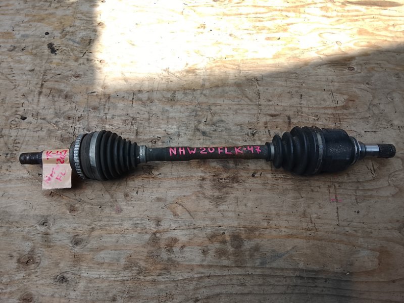 Привод Toyota Prius NHW20 1NZFXE передний левый (б/у)