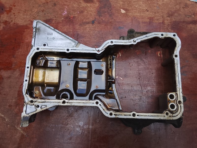 Поддон Nissan Serena TC24 QR20 (б/у)