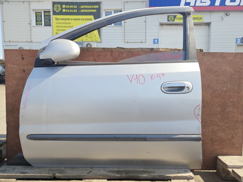 Дверь Nissan Tino V10 QG18 передняя левая (б/у)