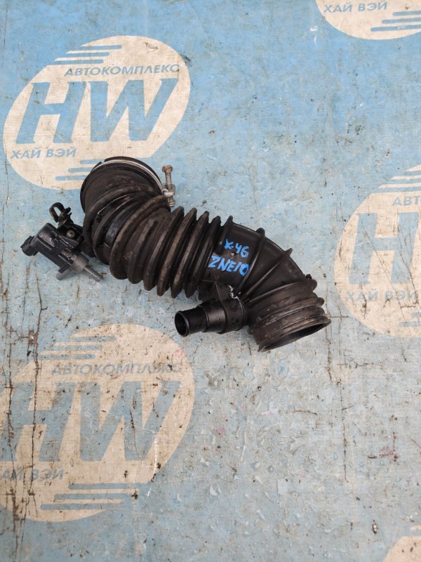 Патрубок воздушного фильтра Toyota Wish ZNE10 1ZZFE (б/у)