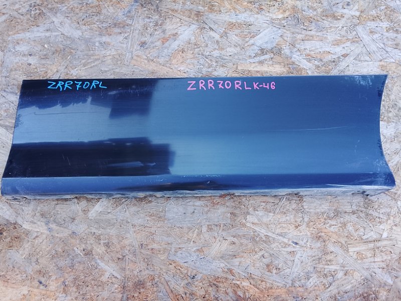 Накладка на дверь Toyota Voxy ZRR70 3ZRFE задняя левая (б/у)