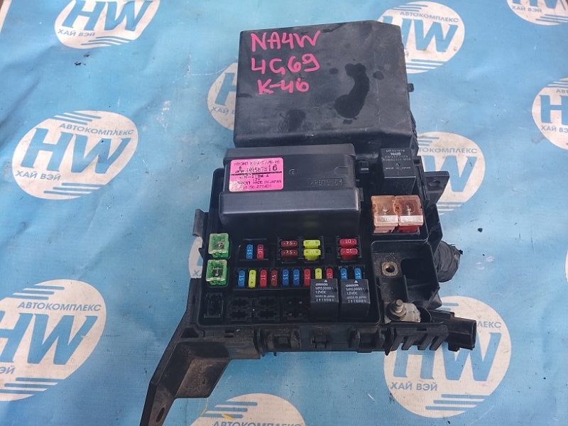 Блок предохранителей Mitsubishi Grandis NA4W 4G69 (б/у)
