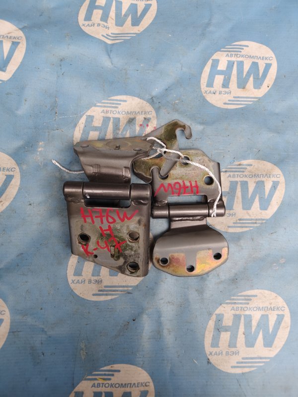 Петля 5-двери Mitsubishi Pajero Io H76W 4G93 (б/у)