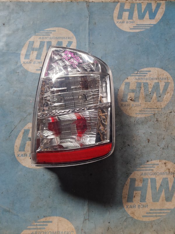 Стоп Toyota Prius NHW20 1NZFXE правый (б/у)