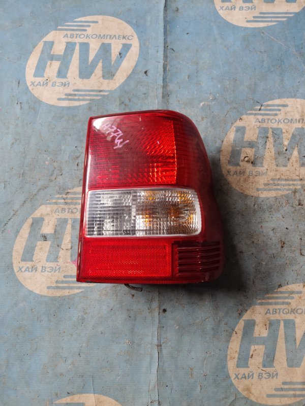 Стоп Mitsubishi Pajero IO H77W 4G94 правый (б/у)