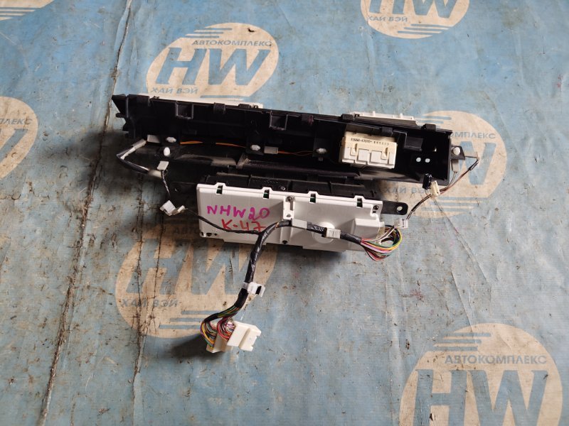 Панель приборов Toyota Prius NHW20 1NZFXE (б/у)