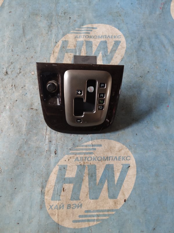 Консоль акпп Mitsubishi Chariot Grandis N84W 4G64 (б/у)
