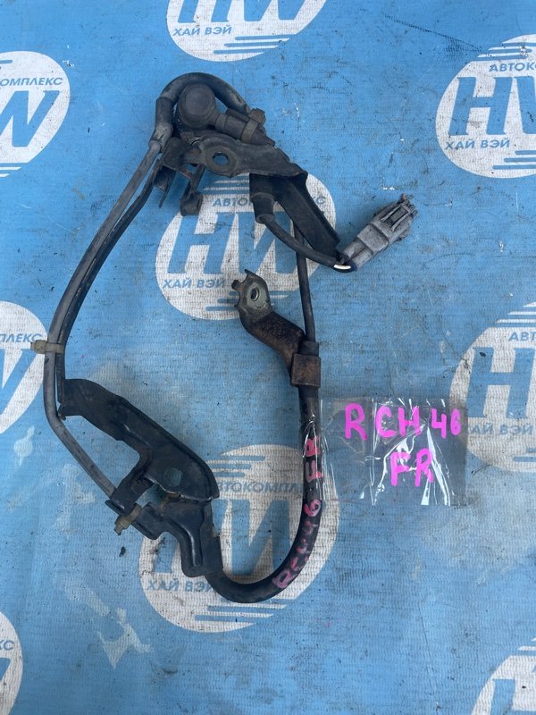 Датчик ABS Toyota Hiace Regius KCH46 1KZ передний правый (б/у)
