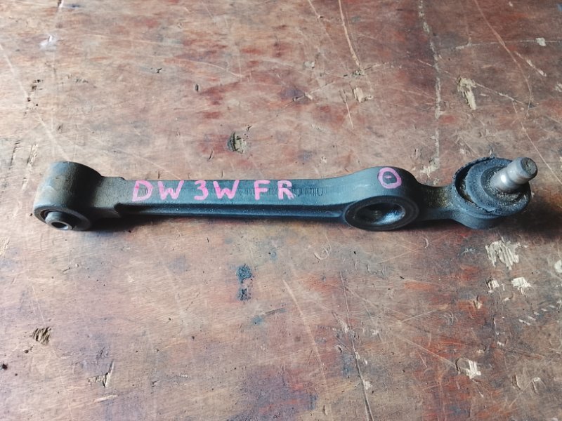 Рычаг нижний Mazda Demio DW3W B3 передний правый (б/у)