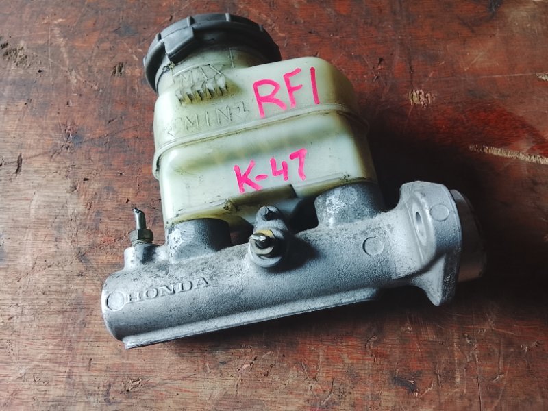 Главный тормозной цилиндр Honda Stepwgn RF1 B20B (б/у)