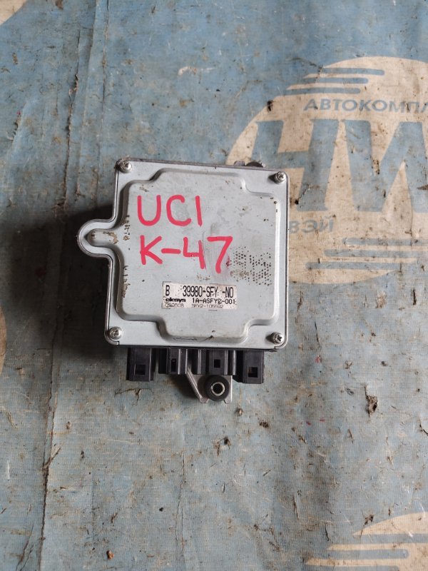 Блок управления рулевой рейкой Honda Inspire UC1 J30A (б/у)