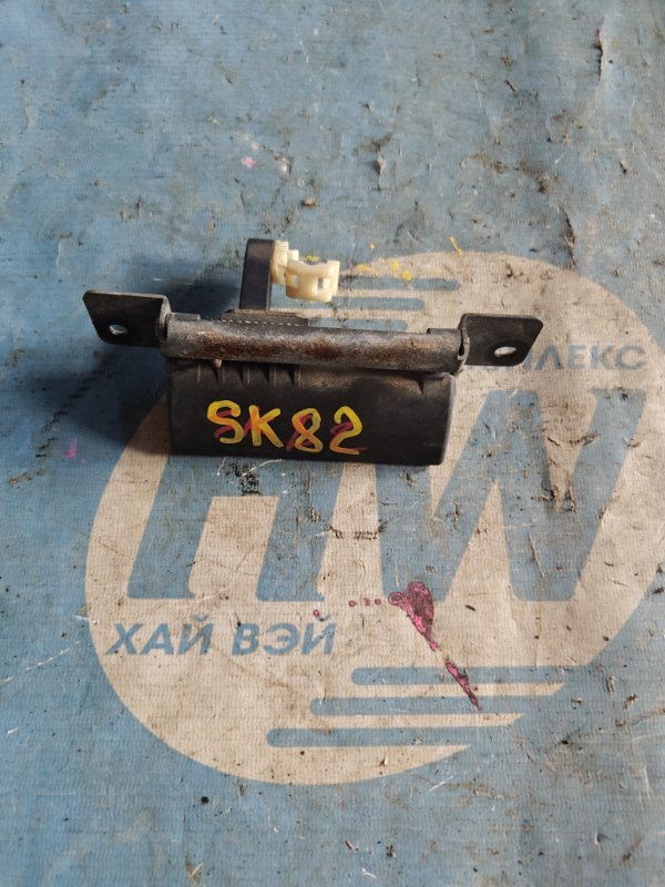 Ручка задней двери Mazda Bongo SK82M F8 (б/у)