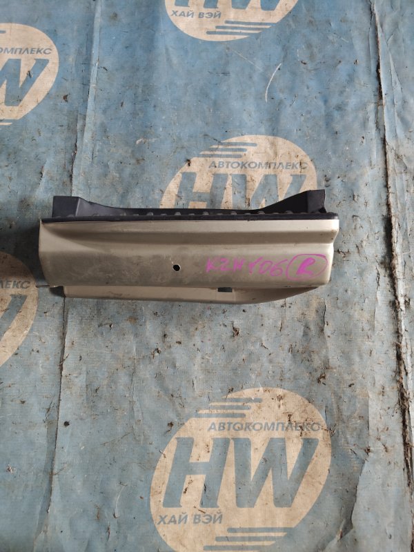 Подножка Toyota Hiace KZH106 1KZ левая (б/у)