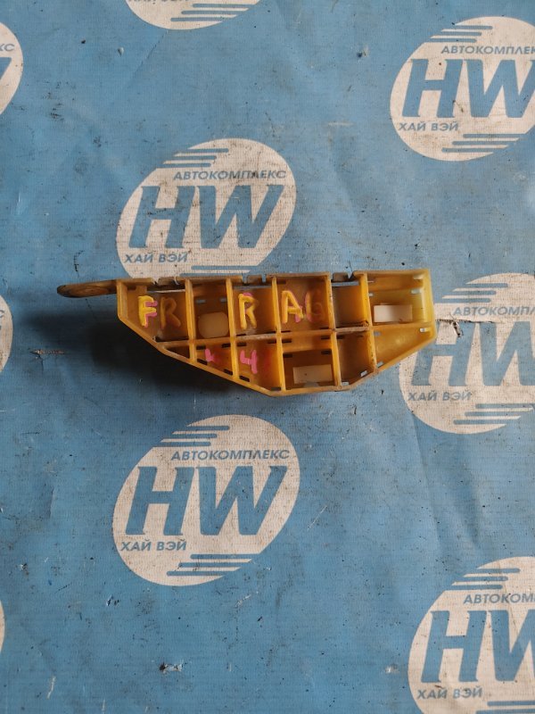 Крепление бампера Honda Odyssey RA6 F23A переднее правое (б/у)