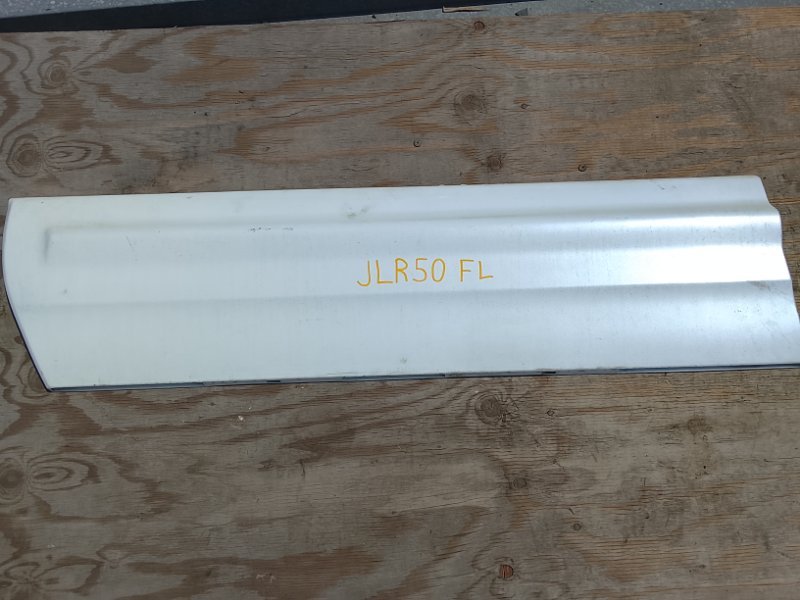 Накладка на дверь Nissan Terrano Regulus JLR50 VG33E передняя левая (б/у)