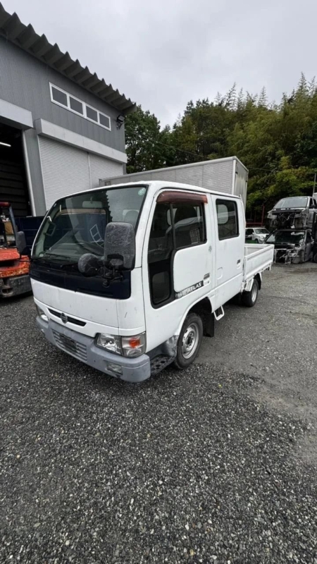 Кабина Nissan Atlas P2F23 TD27 (б/у)