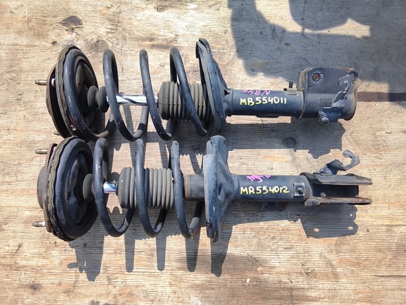 Стойка Mitsubishi Chariot Grandis N94W 4G64 передняя (б/у)