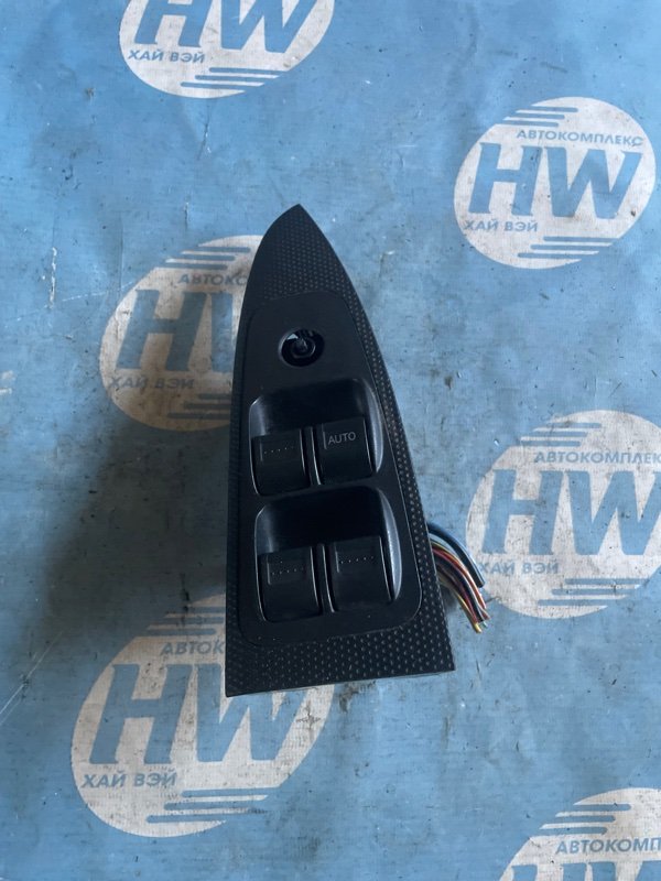 Блок упр. стеклоподъемниками Honda Stream RN1 D17A передний правый (б/у)