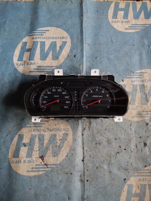 Панель приборов Mitsubishi Chariot Grandis N84W 4G64 (б/у)