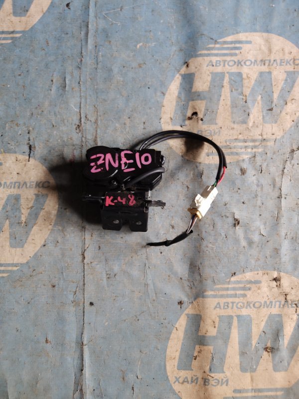 Замок пятой двери Toyota Wish ZNE10 1ZZ (б/у)