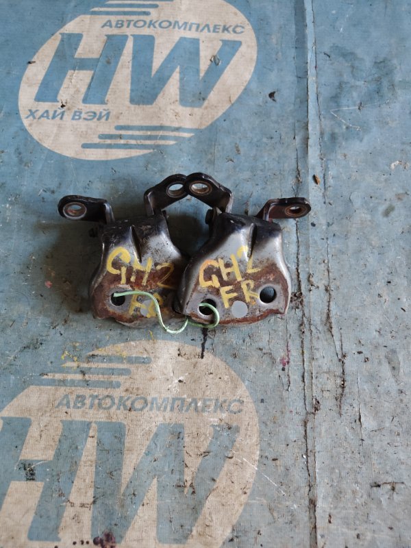 Петля дверная Honda HR-V GH2 D16A передняя правая (б/у)