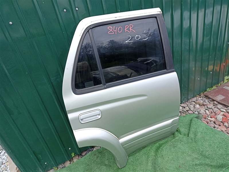 Дверь Toyota Hilux Surf KDN185 1KZTE 2000 задняя правая (б/у)