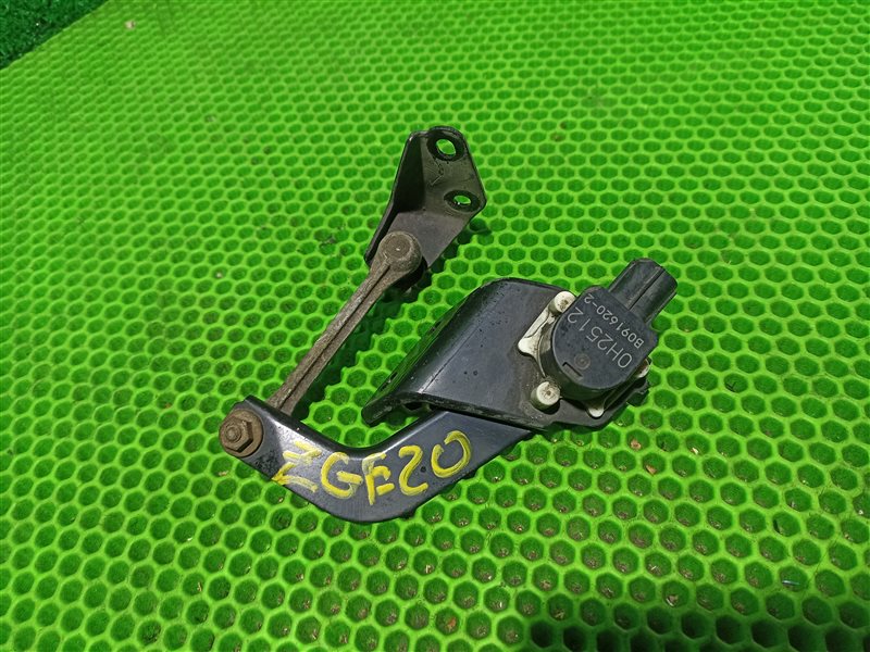 Датчик высоты подвески Toyota Wish ZGE20 2ZRFAE (б/у)