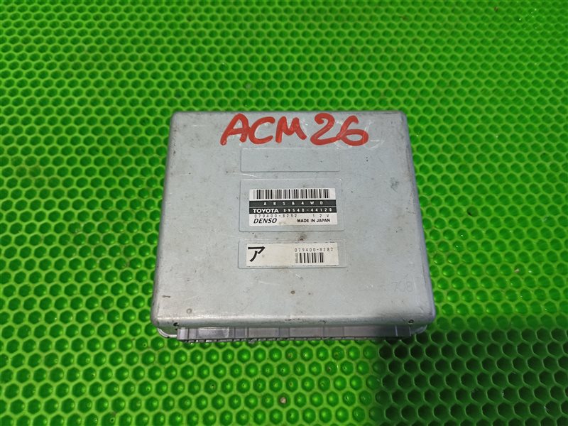 Блок управления abs Toyota Ipsum ACM26 2AZFE (б/у)