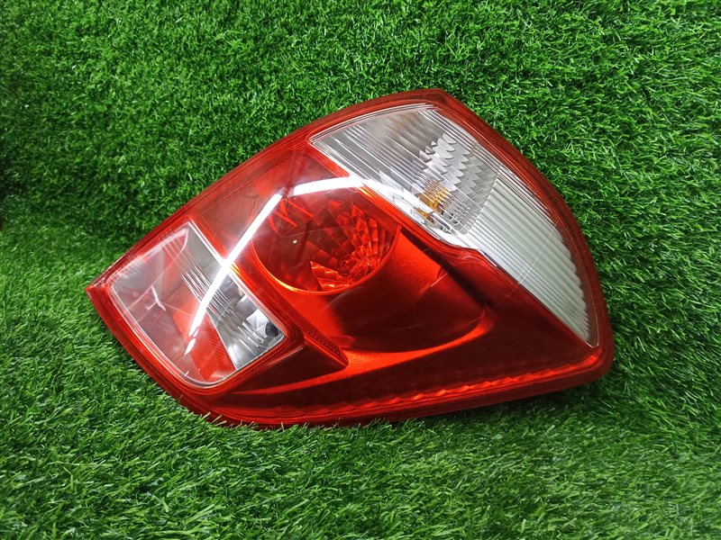 Стоп-сигнал Toyota Ractis NCP100 1NZFE задний правый (б/у)