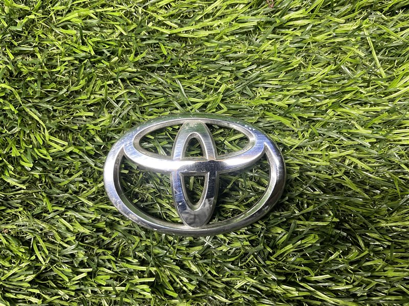 Эмблема Toyota Prius ZVW30 (б/у)