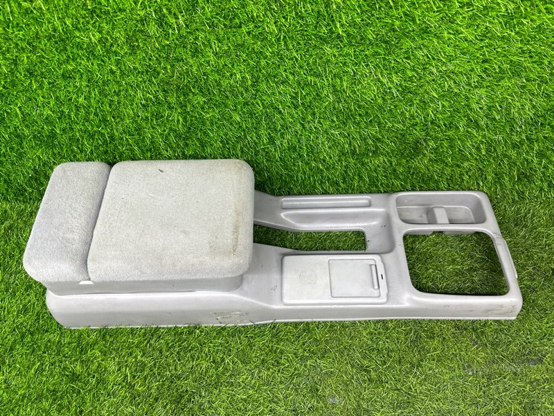 Бардачок между сиденьями Mazda Bongo Friendee SGLR WL-T 1998 (б/у)